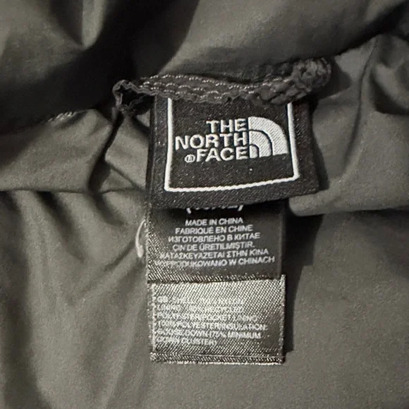 The North Face Boys Classic Black Puffer Jacket Size M 10-12 - Picture 7 of 11